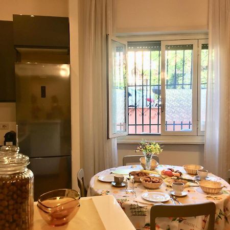 Valla18 Guesthouse Rome Bagian luar foto