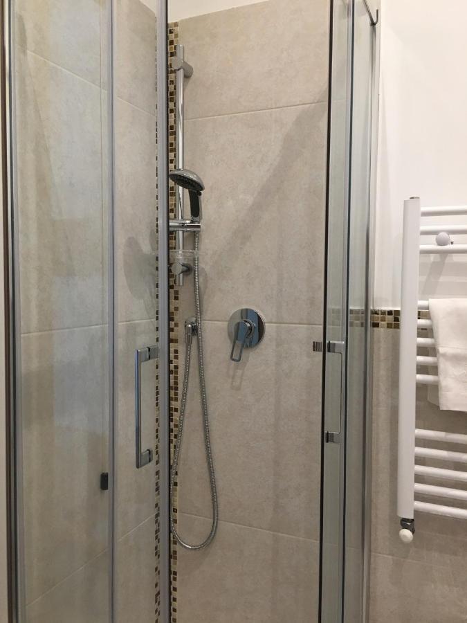Valla18 Guesthouse Rome Bagian luar foto